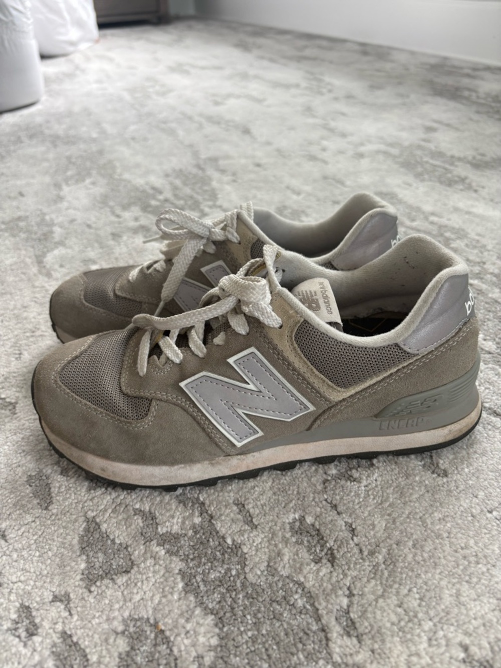 New Balance 574 Sneakers Women’s Size 8 Gray/Taupe | Cushioned Insoles